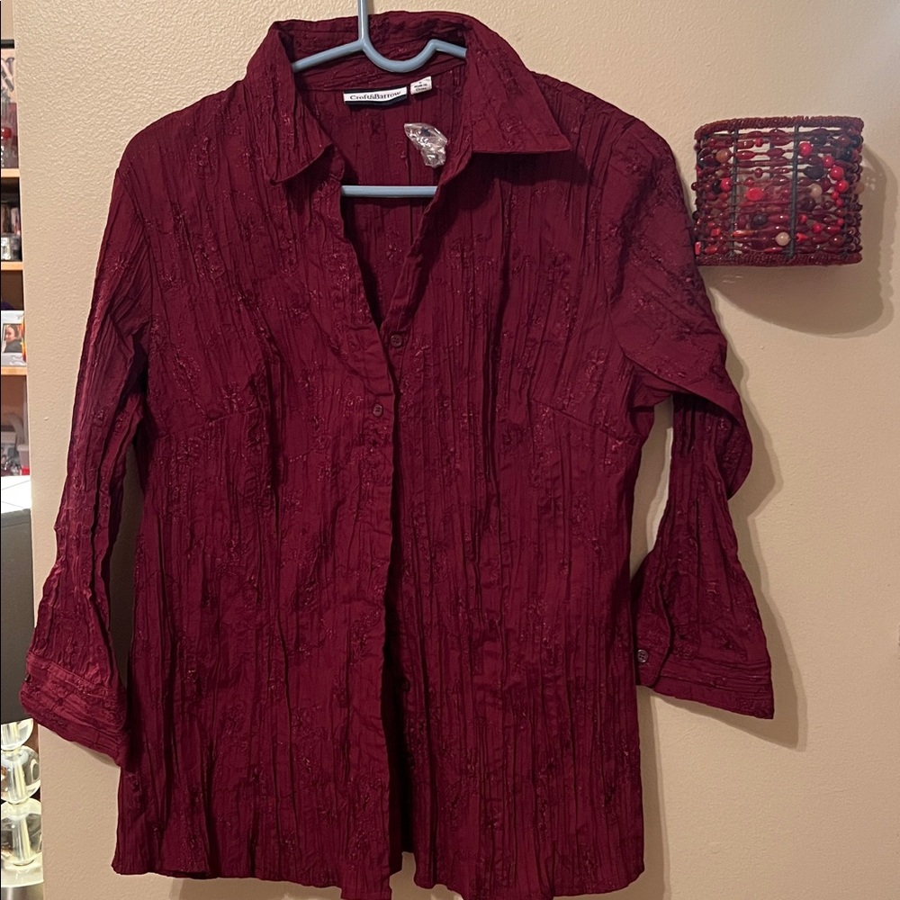 Croft and Barrow Top burgundy crinkle look button 3/4 sleeve shirt L